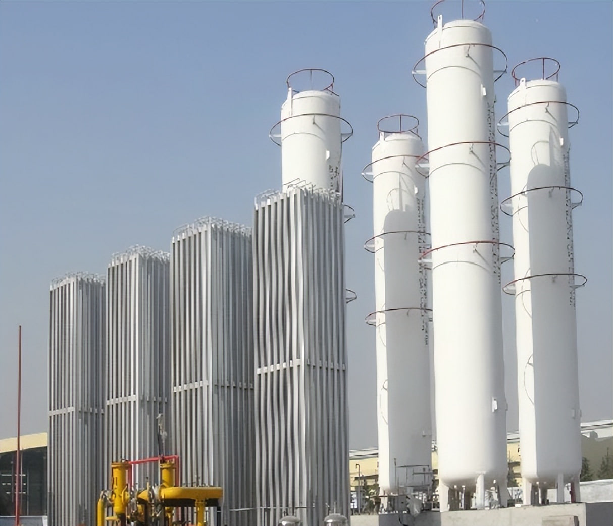 国内液化天然气价格较月初下降0.64%