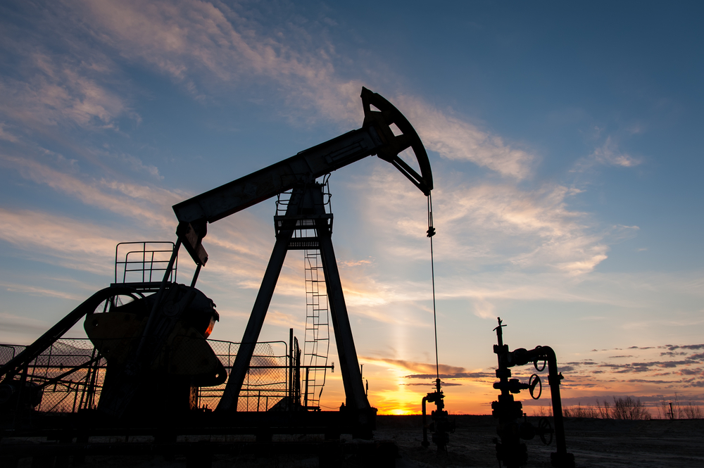 (原油期货直播间)国内原油期货主力合约微跌0.33%：488.3元/桶背后的市场密码